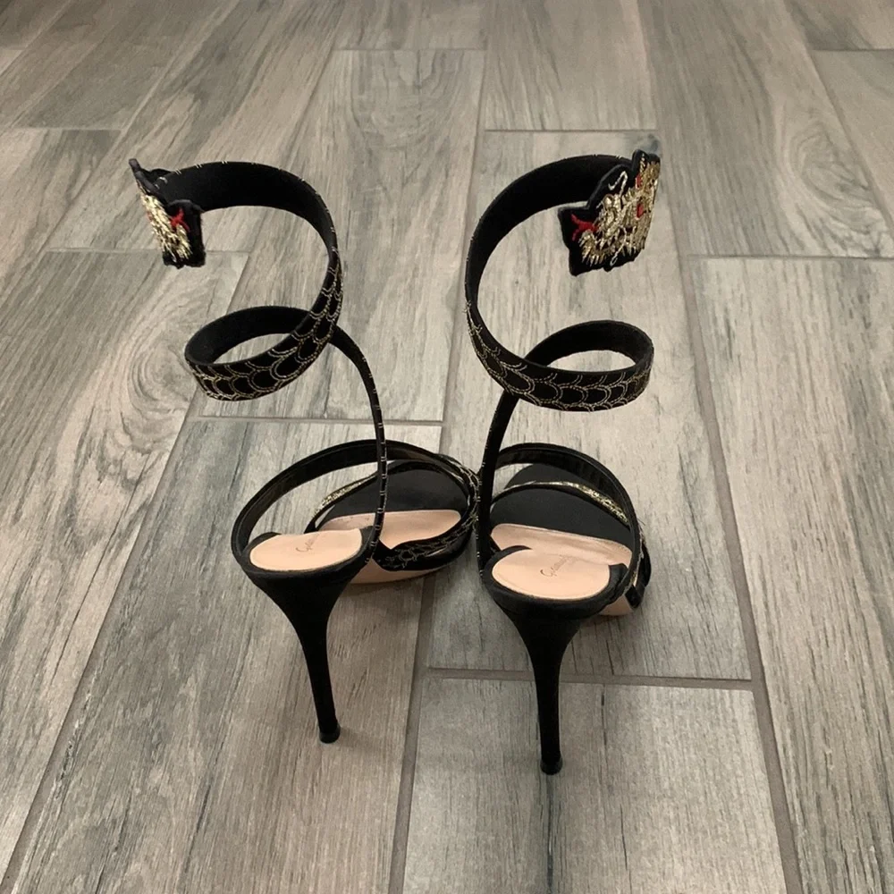Gianvito Rossi heels - Picture 7 of 12